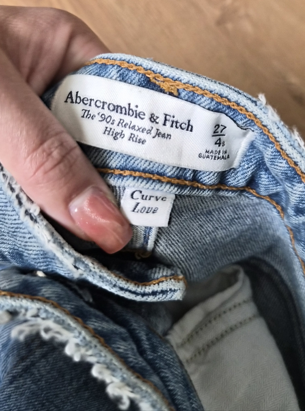 A&F 27S Curve Love High Rise 90's Relaxed Jeans - Picture 2 of 7